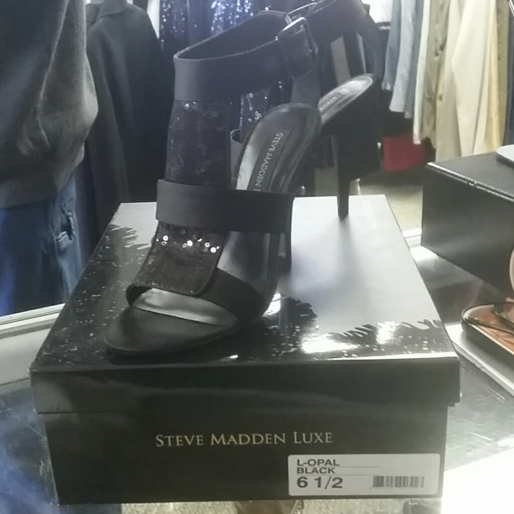 Heels - Picture 2 of 6
